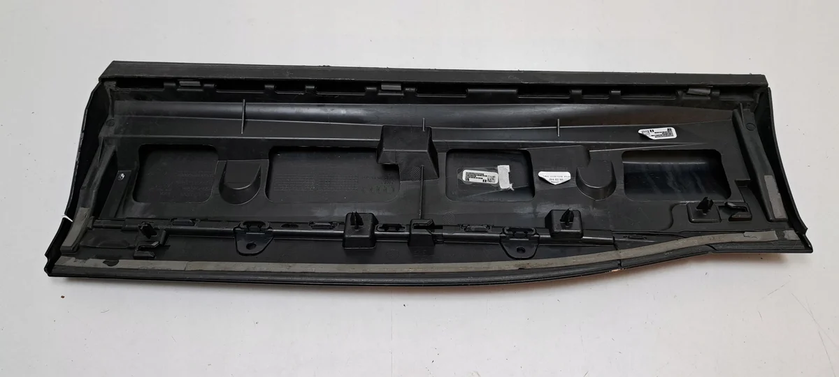 Audi Q5 III 8MA oven lista vasen taka image 9