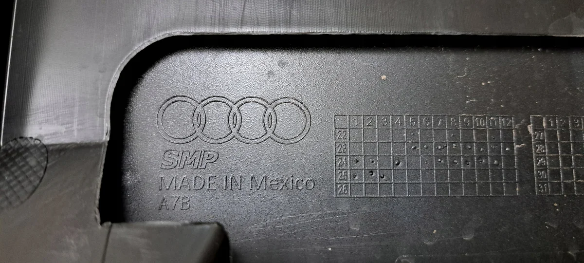 Audi Q5 III 8MA oven lista vasen taka image 10