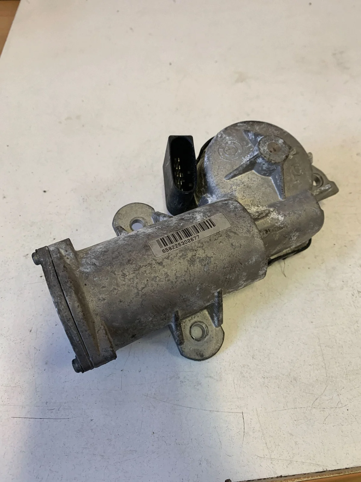 Elektroniskt spjällhus BMW 6 E63 E64 7505805