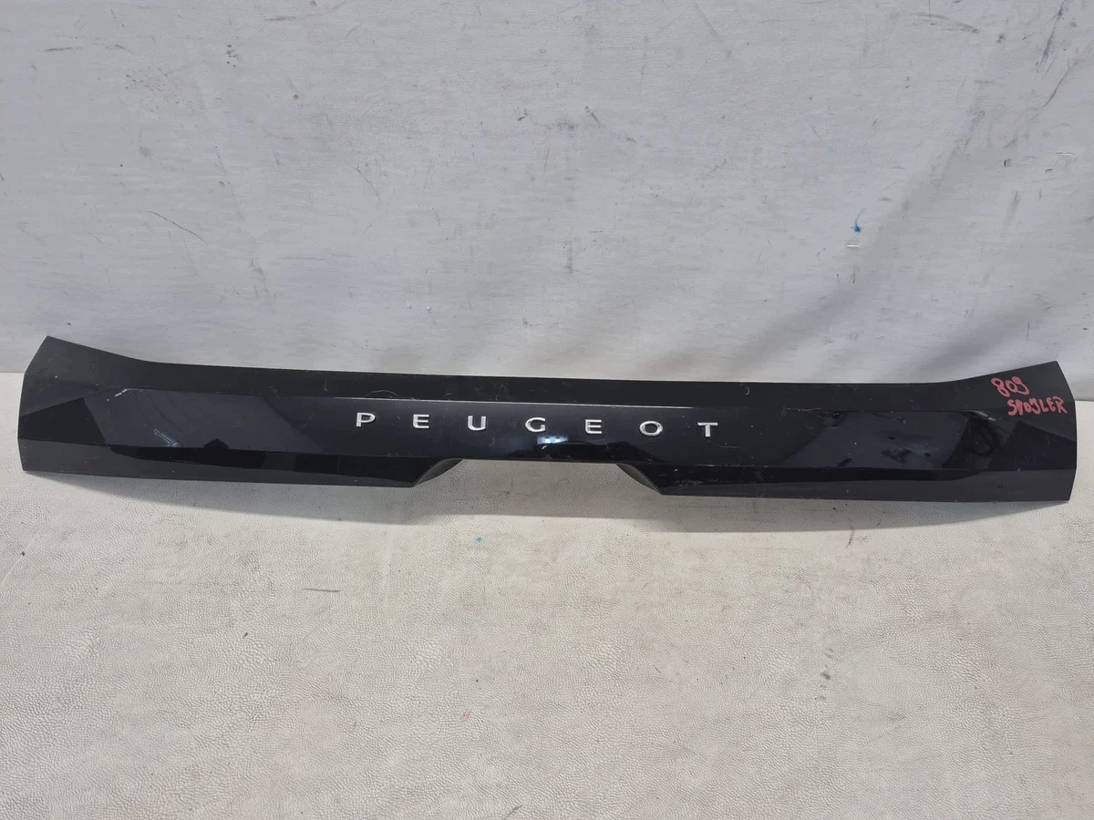 Peugeot 208 II 19- Moldura Maletero 9826944480