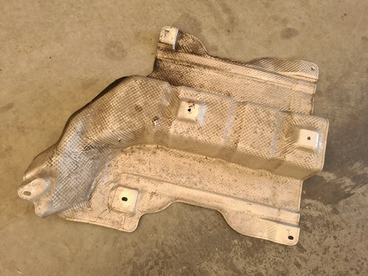 Chrysler Pacifica 16- Scudo Termico 68214224AB