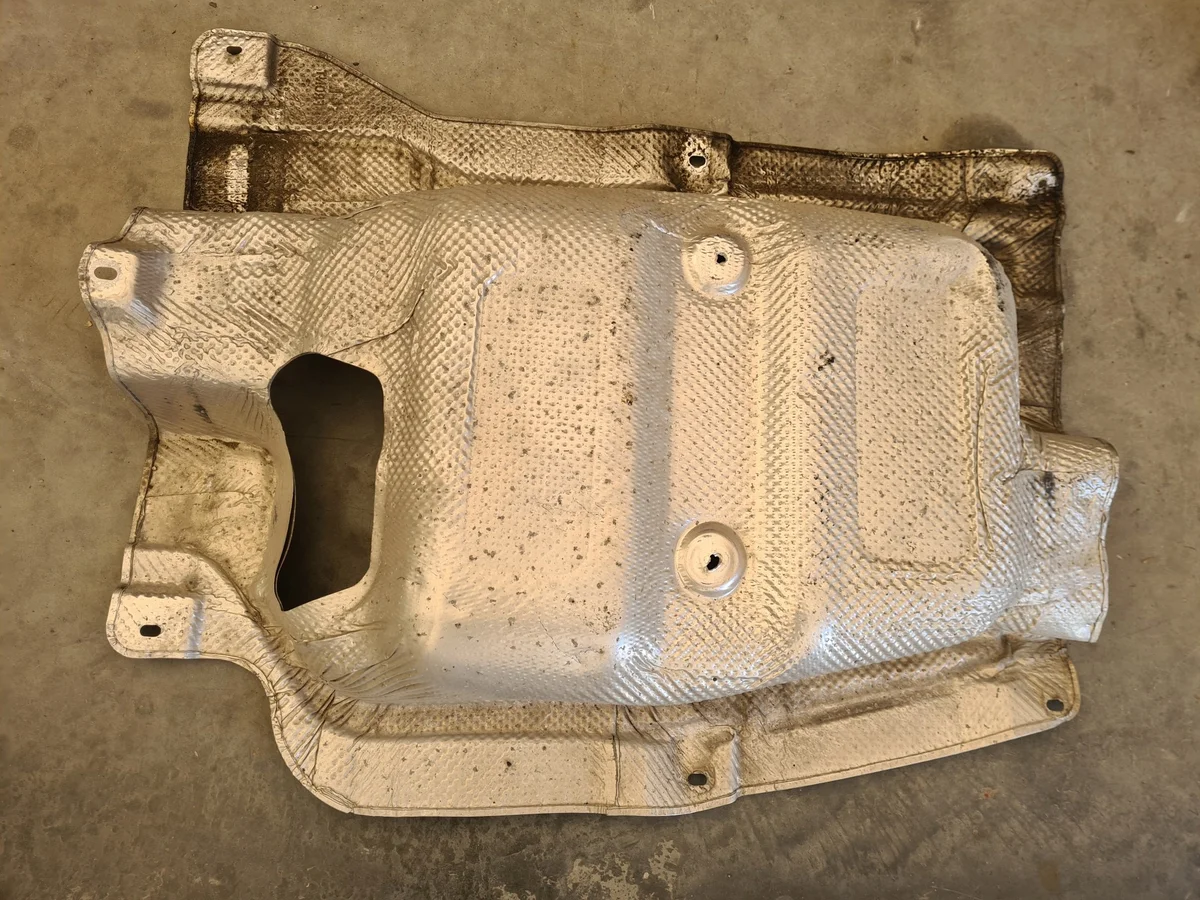 Chrysler Pacifica 68214229AB Scudo Termico Scarico