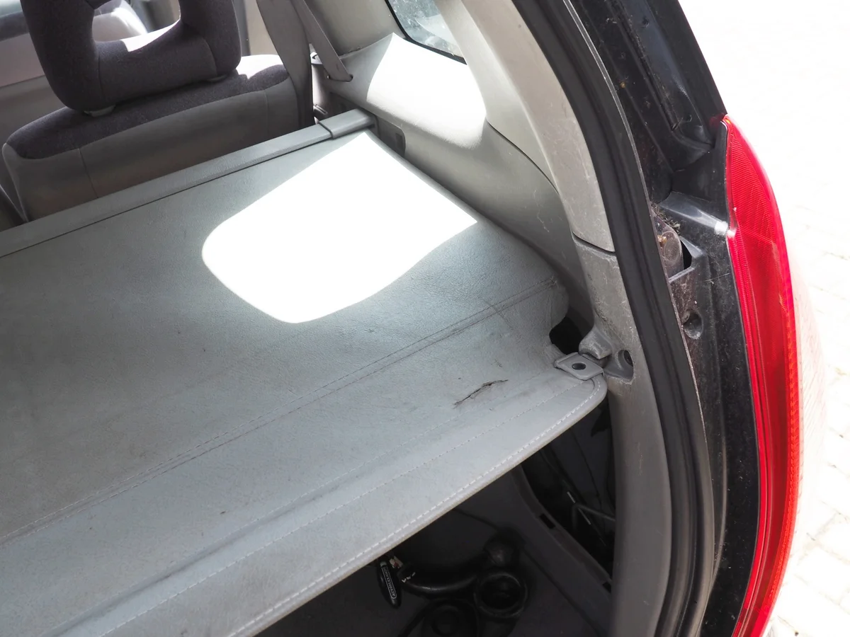 Mazda Premacy Cache-bagages Gris Original image 4