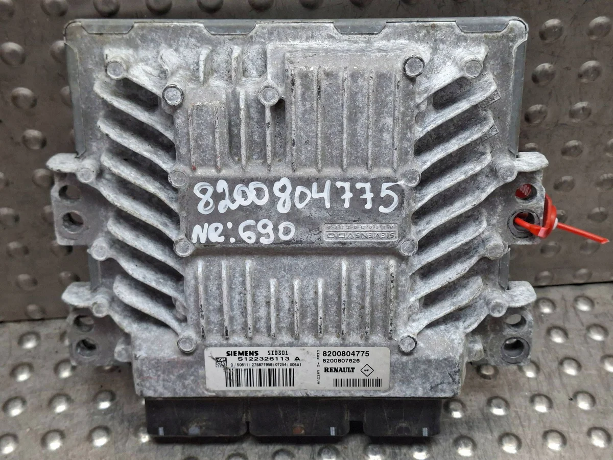 Calculateur moteur Renault 1.5 DCI S122326113A