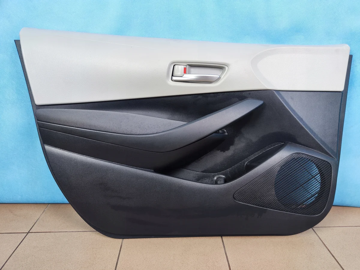 Toyota Corolla E21 Panel Puerta Izquierdo Delantero