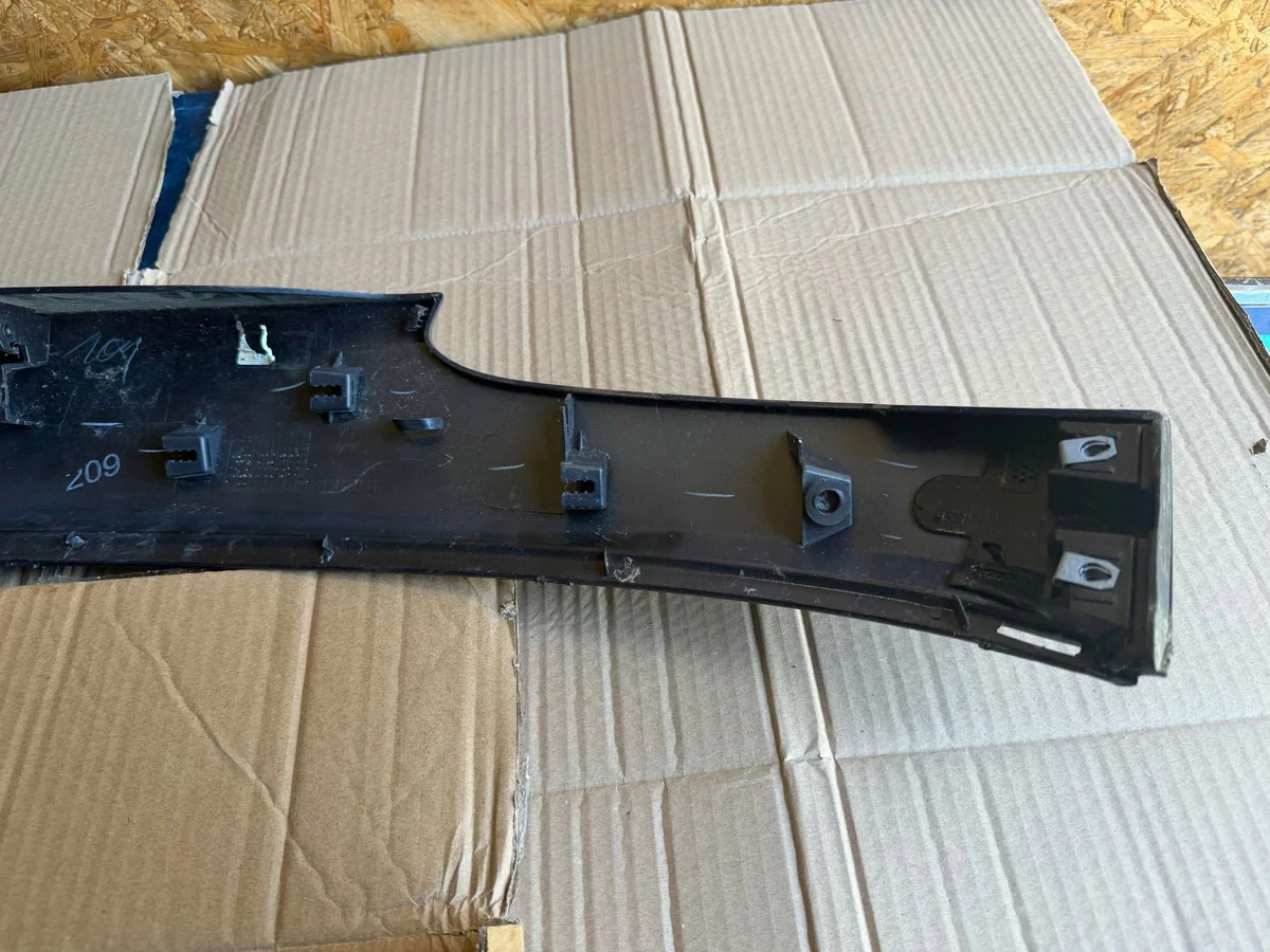 Tailgate Spoiler for Jeep Compass - Used image 6