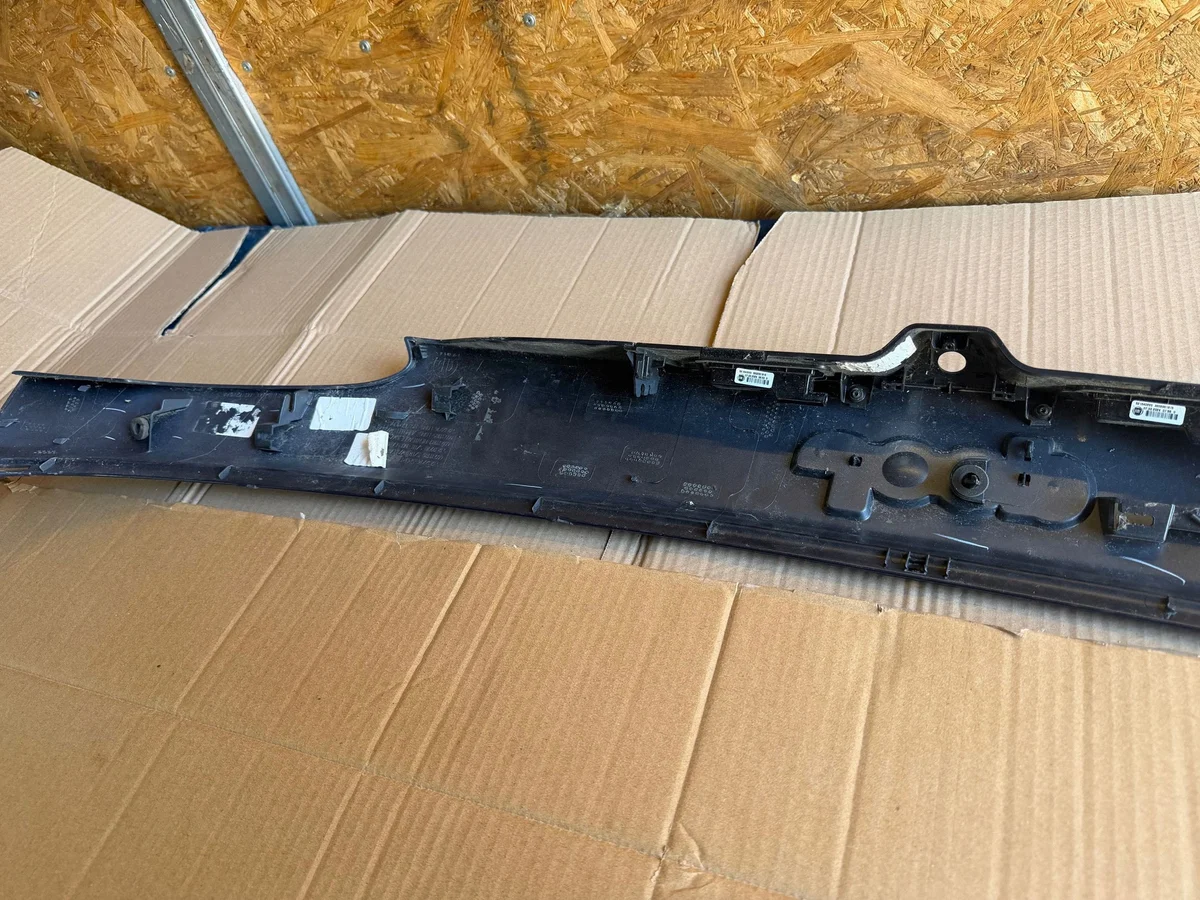 Tailgate Spoiler for Jeep Compass - Used image 8