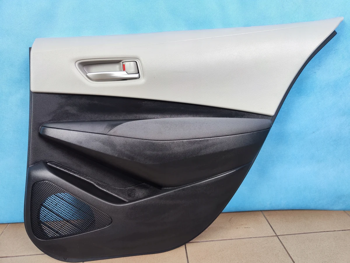 Toyota Corolla E21 Panel Puerta Trasero Derecho