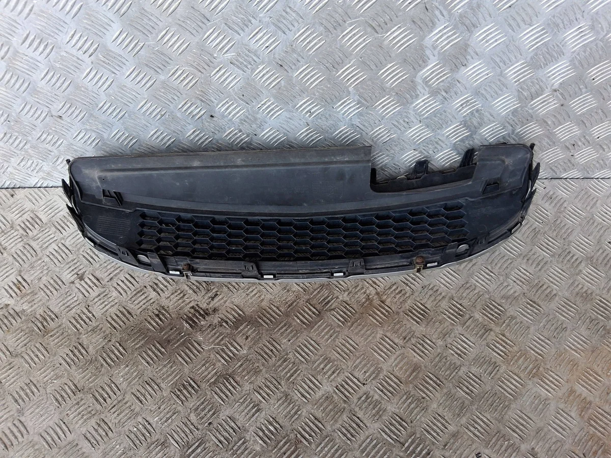 Chevrolet Orlando 11-15 Grill Trim Used