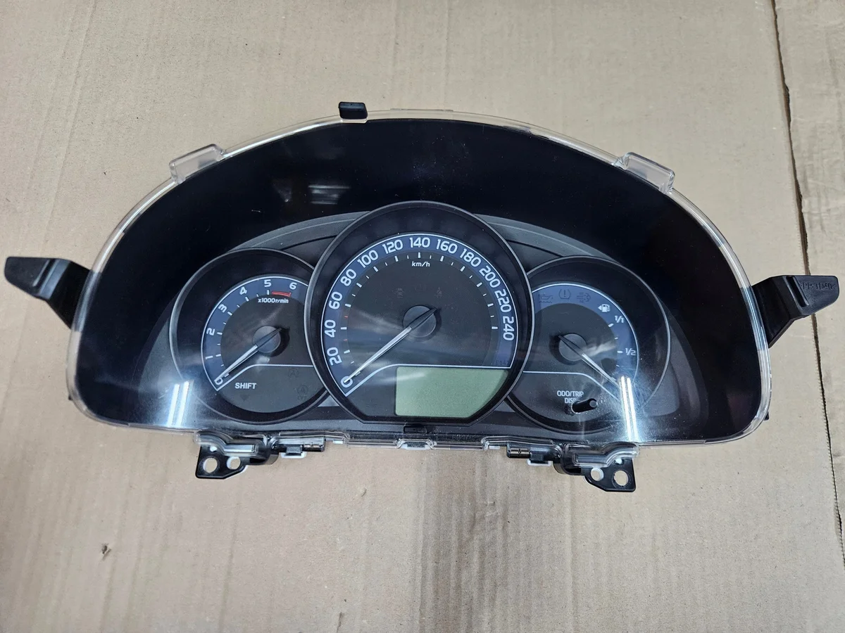 Toyota Auris II 13-17 1.4 D4D Instrument Cluster