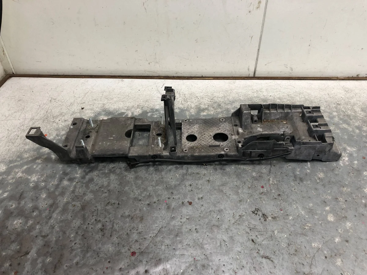 Volvo C30 Handbremshebel Halterung 9123233BILI