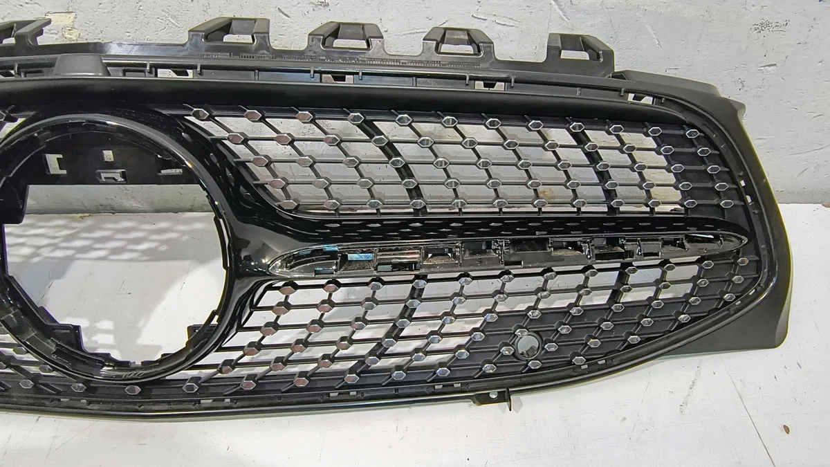 MERCEDES CLA W118 Jäähdyttimen Ritilä image 4