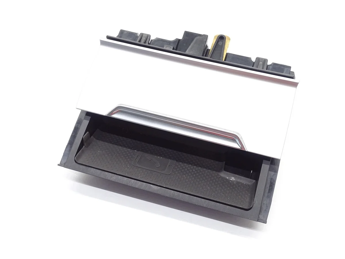 Compartiment de rangement chargeur inductif VW Passat B8