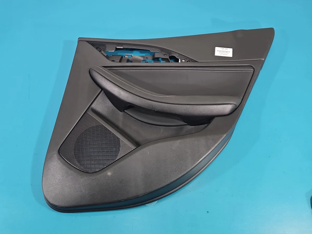 Tapicería Puerta Trasera Derecha Infiniti QX30