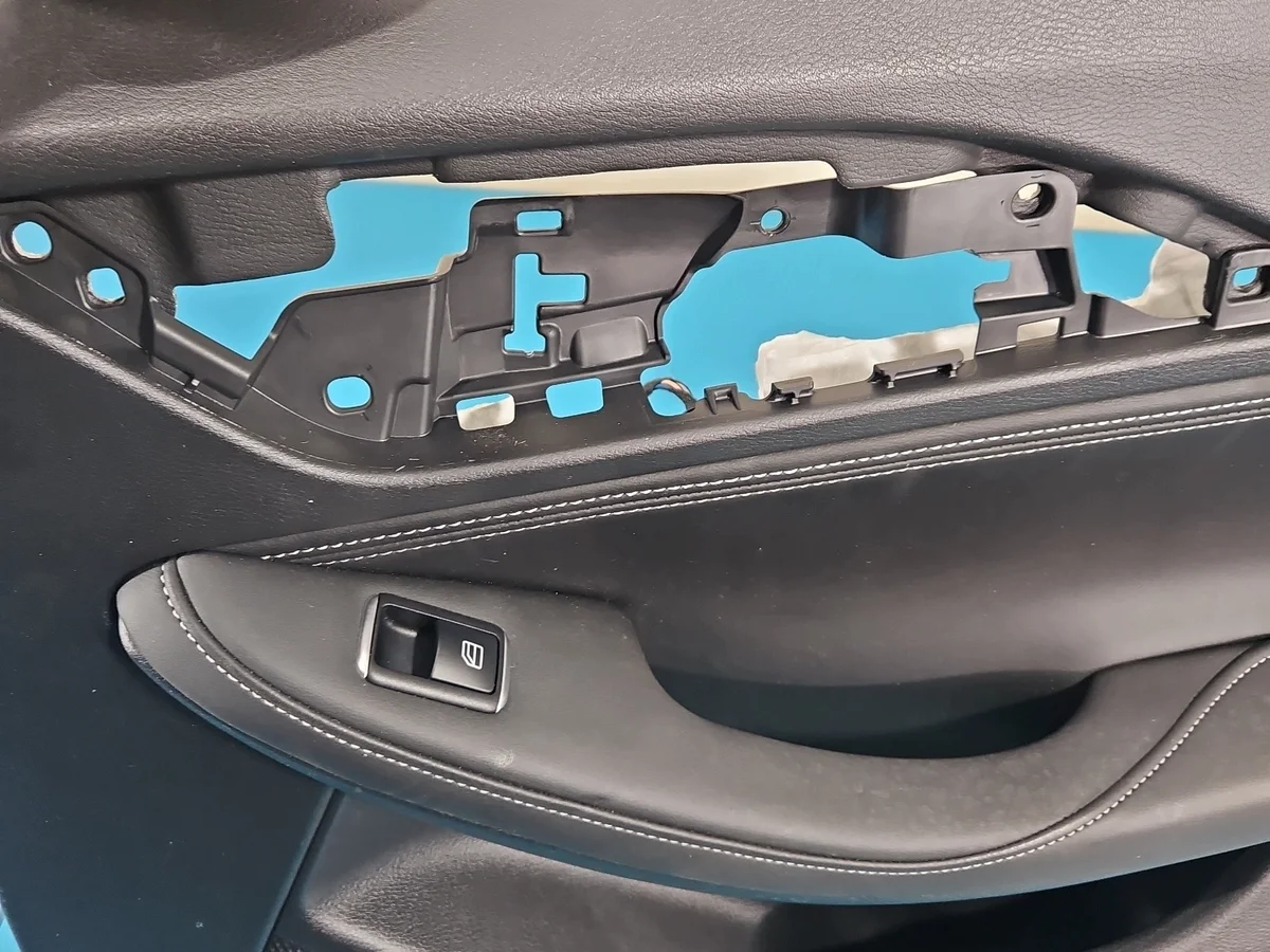 Panneau de porte arrière droit Infiniti QX30