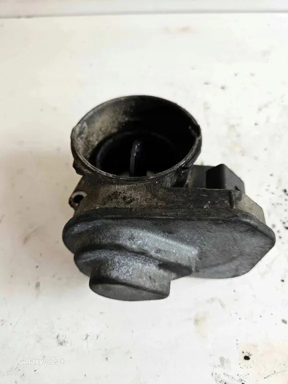 Boîtier papillon VW Polo IV 1.9TDI 038128083g
