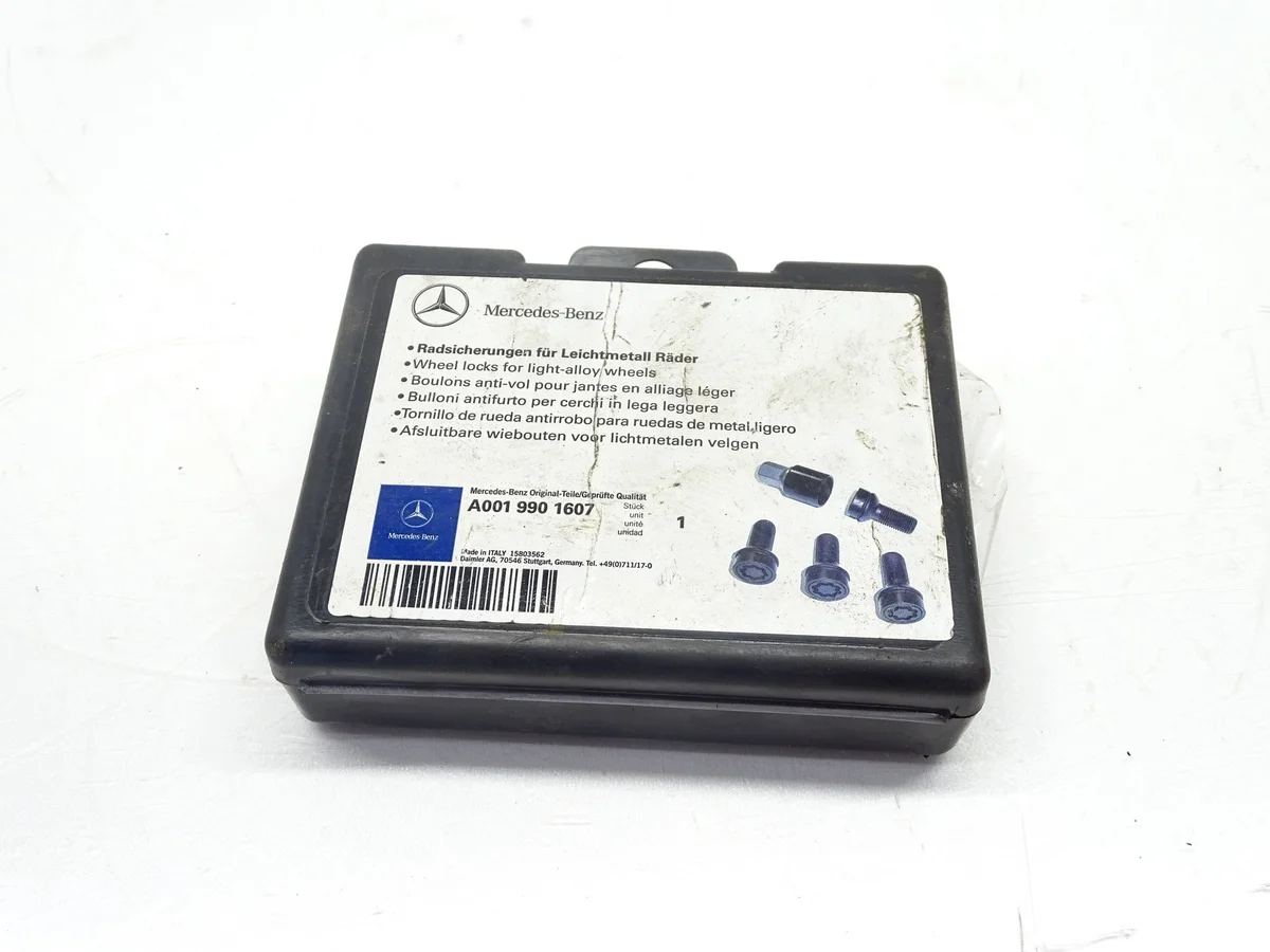 Mercedes C W205 Wheel Bolts A0019901607