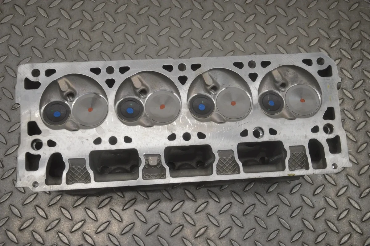 Left Cylinder Head Chevrolet Corvette C7 6.2L image 7