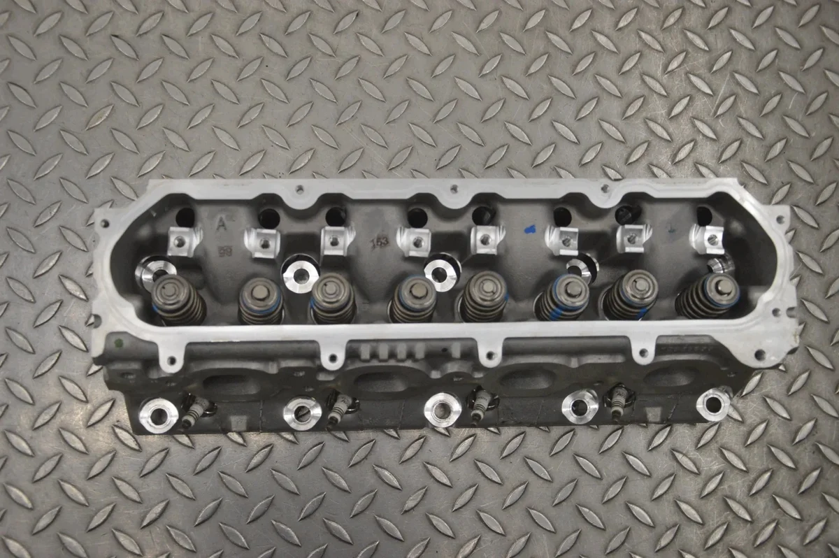 Cilinderkop Chevrolet Corvette C7 6.2L image 5