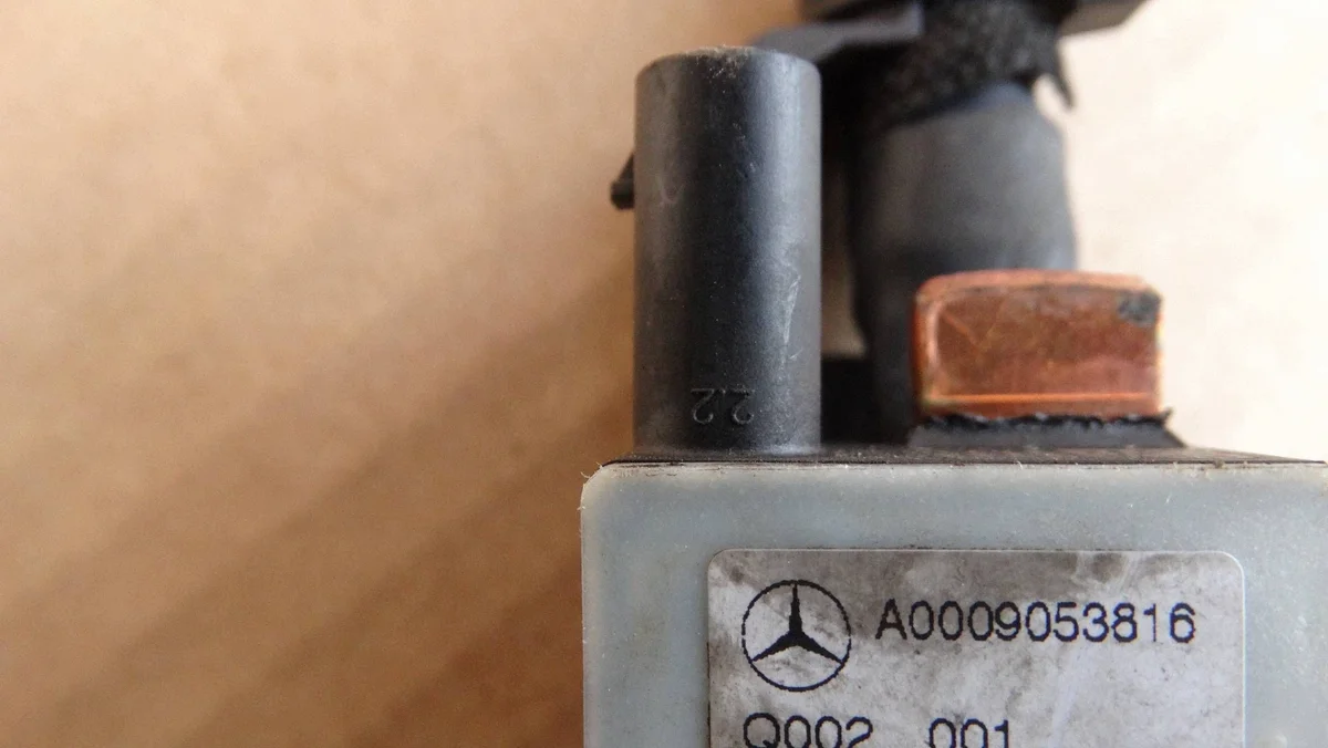 Sensor Batería Mercedes GLA W247 A0009053816 image 3