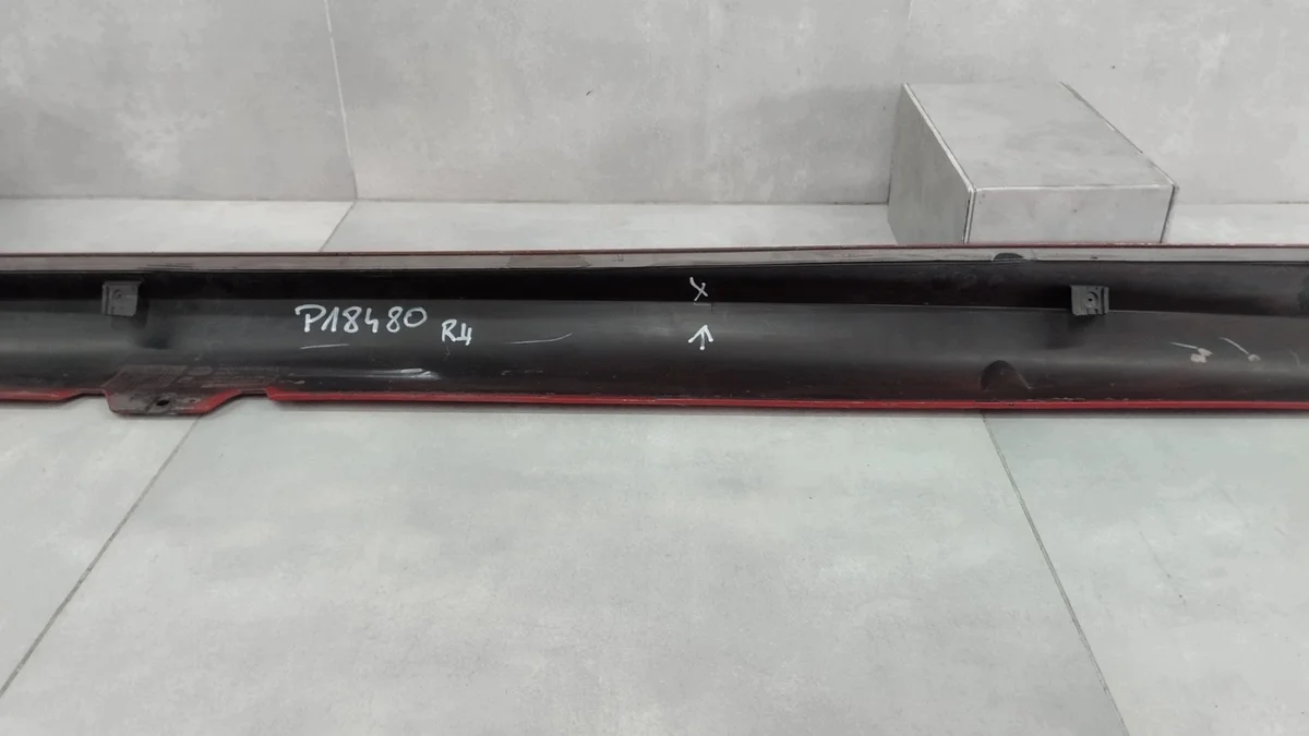 Seuil droit VW Golf 6 R Line 5K0 853 856 E image 7