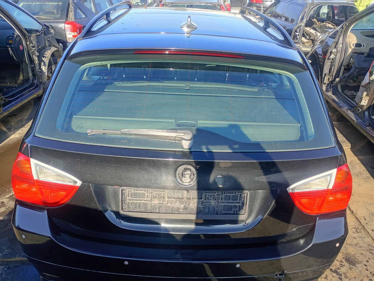 BMW 3 E91 Tailgate Trunk Lid 06-07 image 2