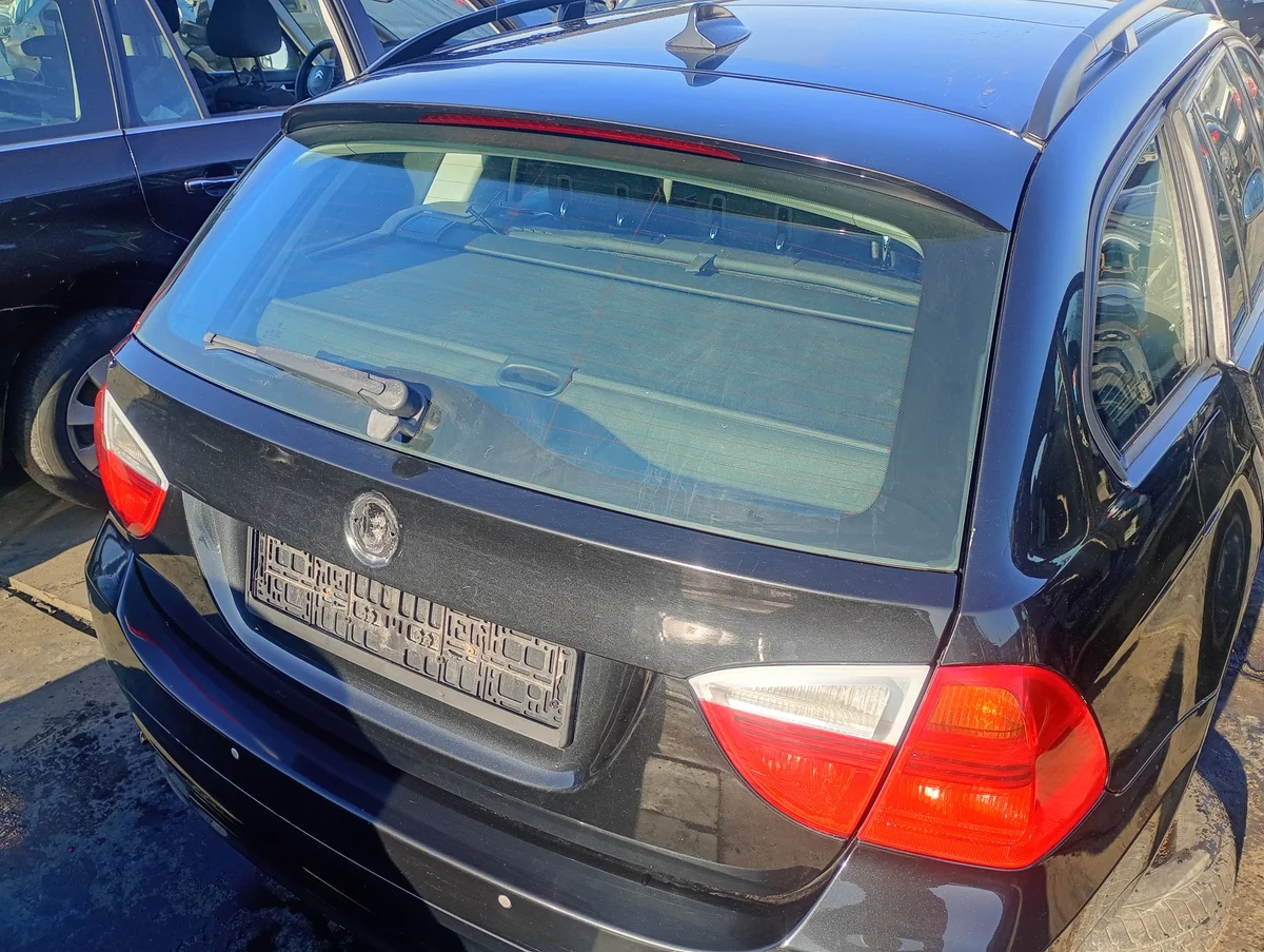 BMW 3 E91 Tailgate Trunk Lid 06-07 image 3