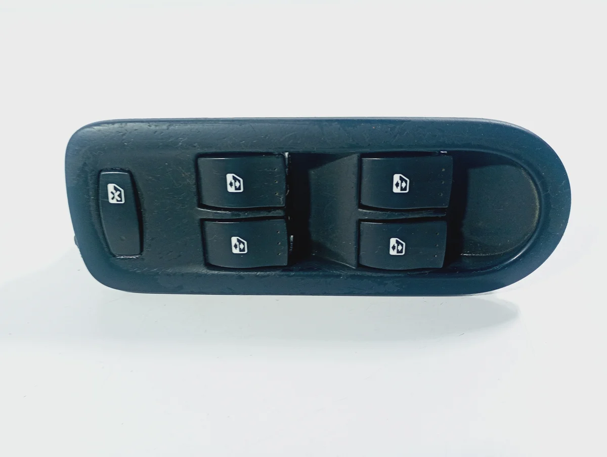 Interrupteur Scenic 2 Gauche Avant OEM M4S14
