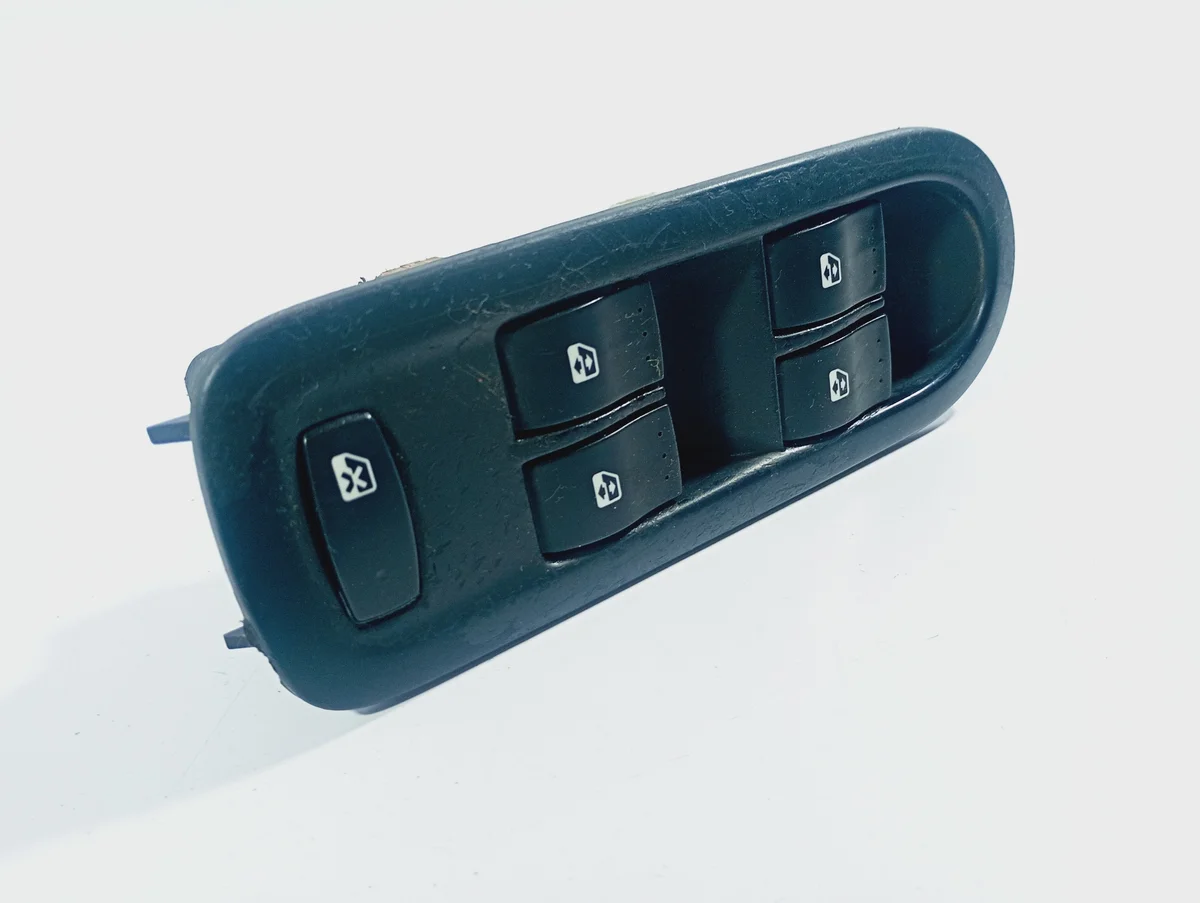Ikkunannostimen kytkin Renault Scenic II