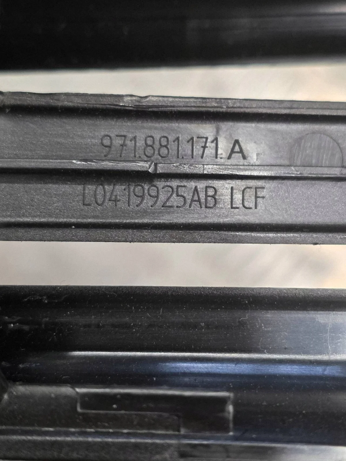 Porsche Panamera 2017 Mask 971881171A image 5
