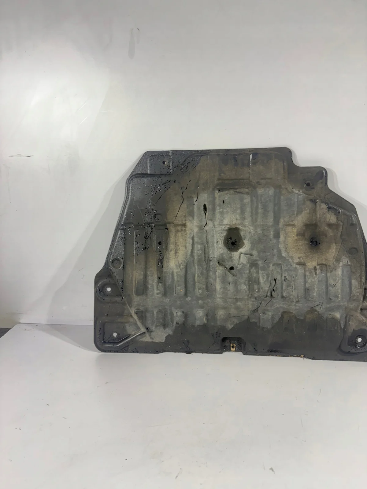 Placa bajo motor Land Rover Discovery Sport GJ32-6B629-AA