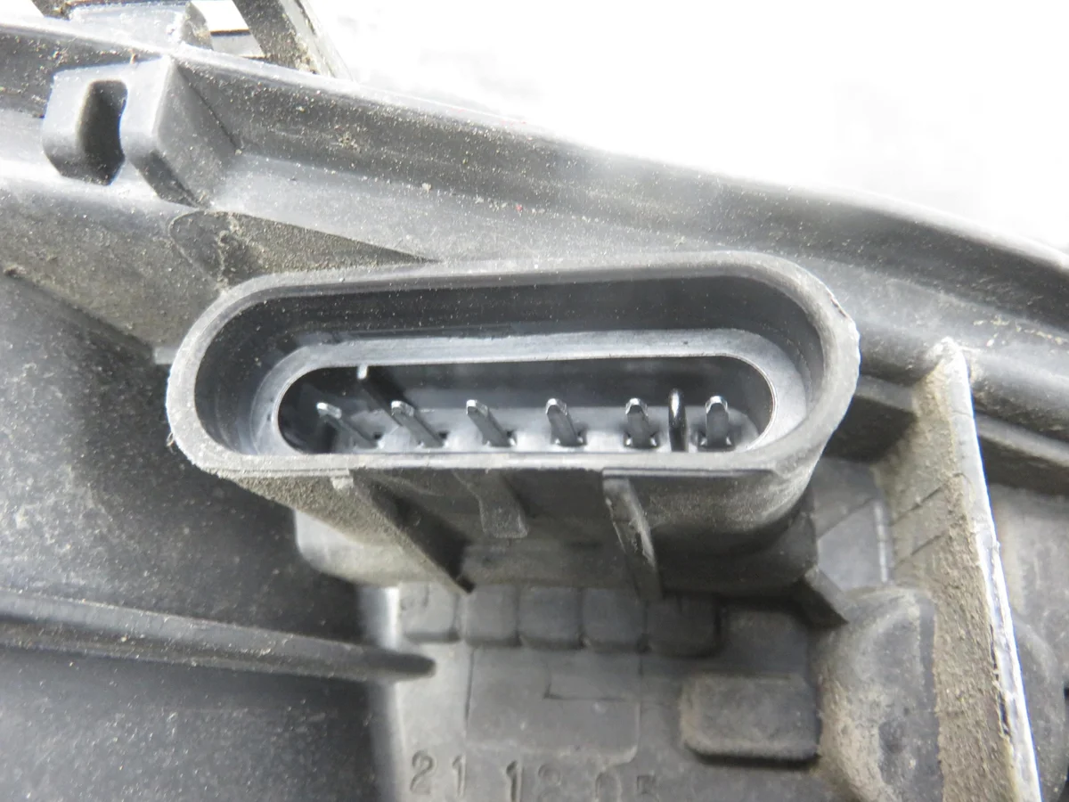 Luz trasera derecha Smart Forfour (454) image 6