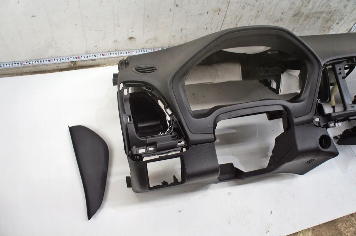 Honda HR-V II Dashboard Console VQ296 image 4