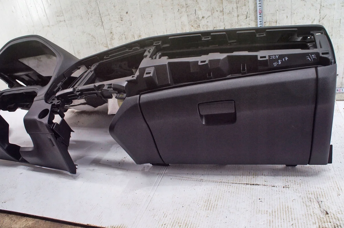 Honda HR-V II Dashboard Console VQ296 image 8