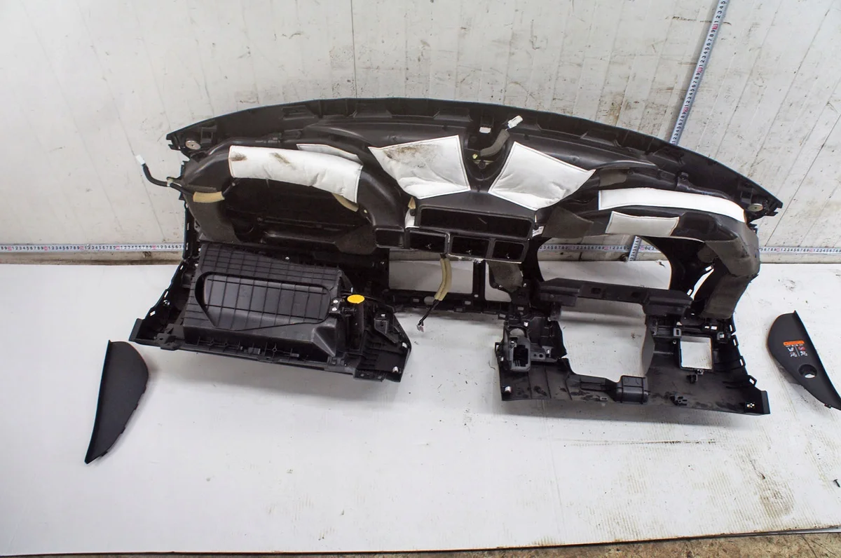 Honda HR-V II Dashboard Console VQ296 image 10