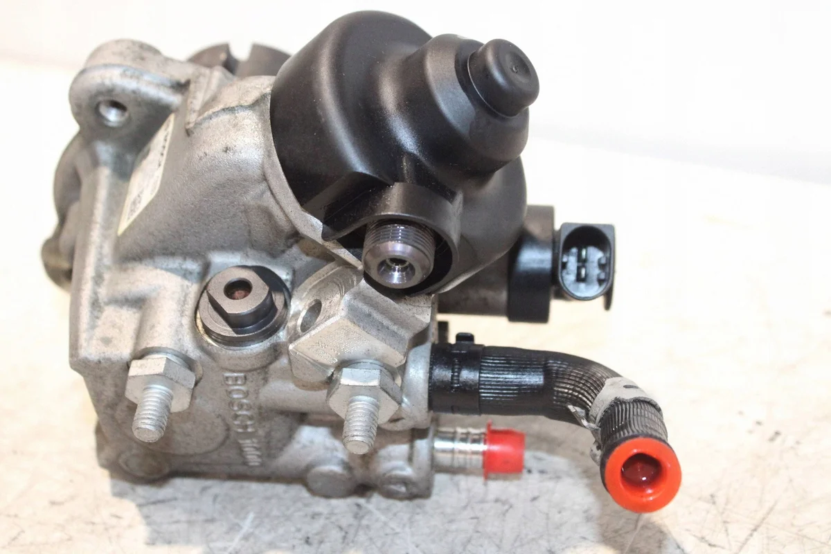 Sistema Inyección VW Passat B7 03L130755L Usado image 8
