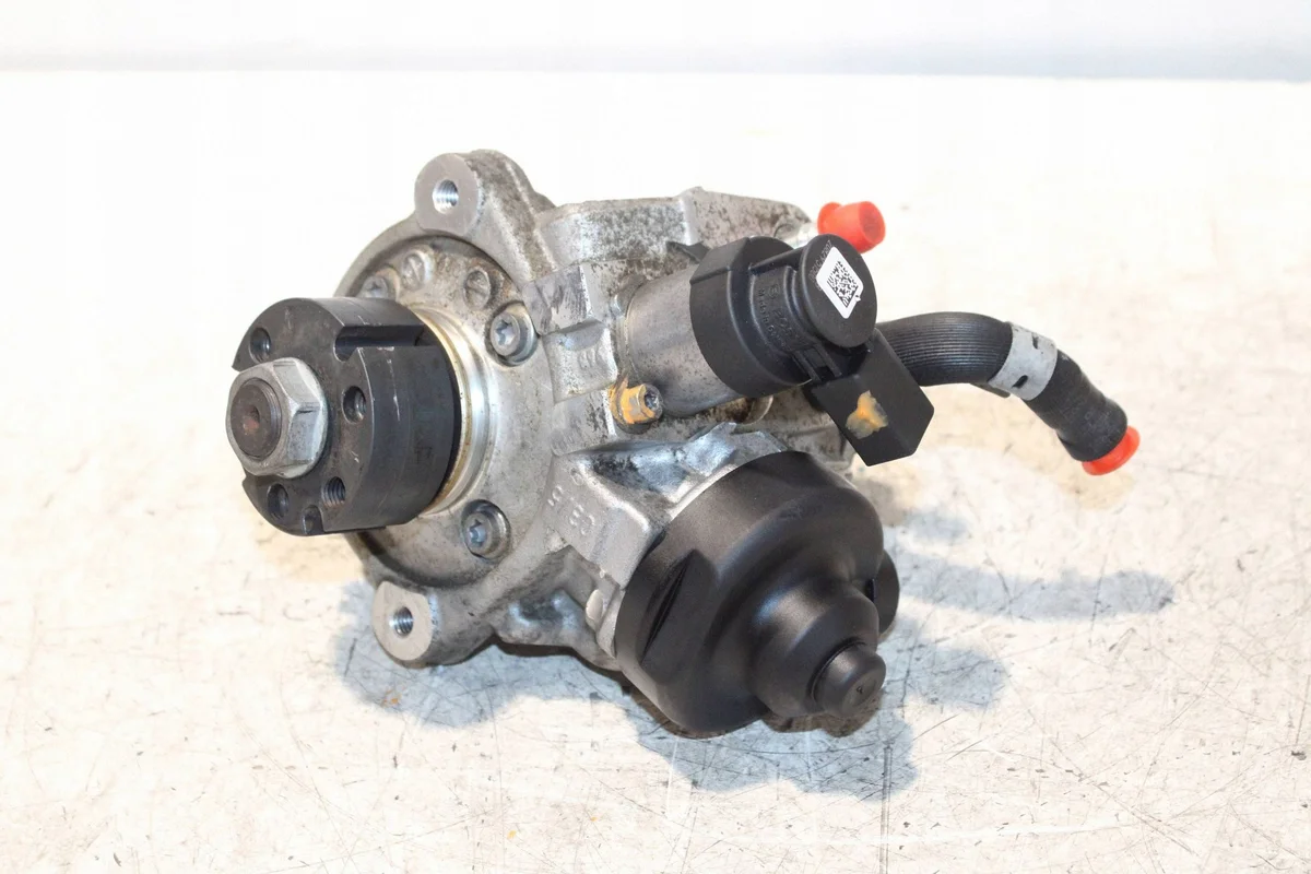 Sistema Inyección VW Passat B7 03L130755L Usado image 9