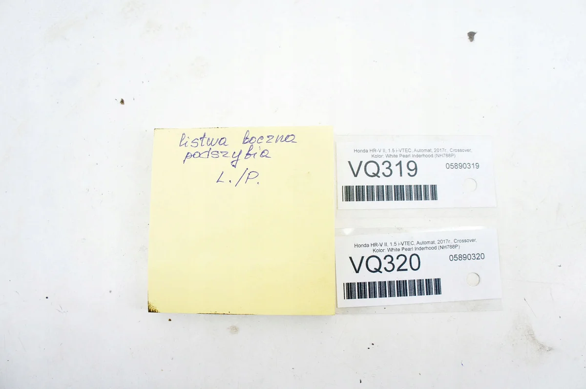 Honda HR-V II Listwa Podszybia VQ319 image 9