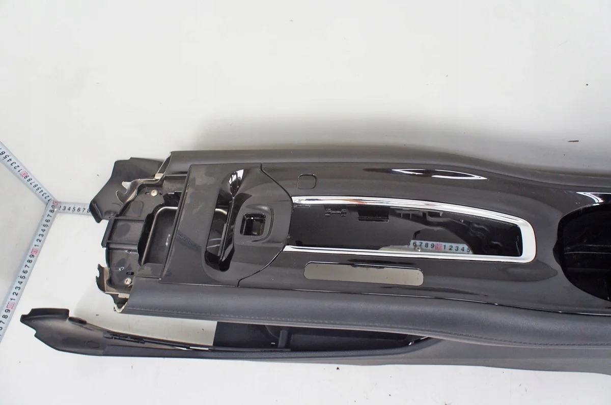 Keskikonsolin kyynärnoja Honda HR-V II image 6