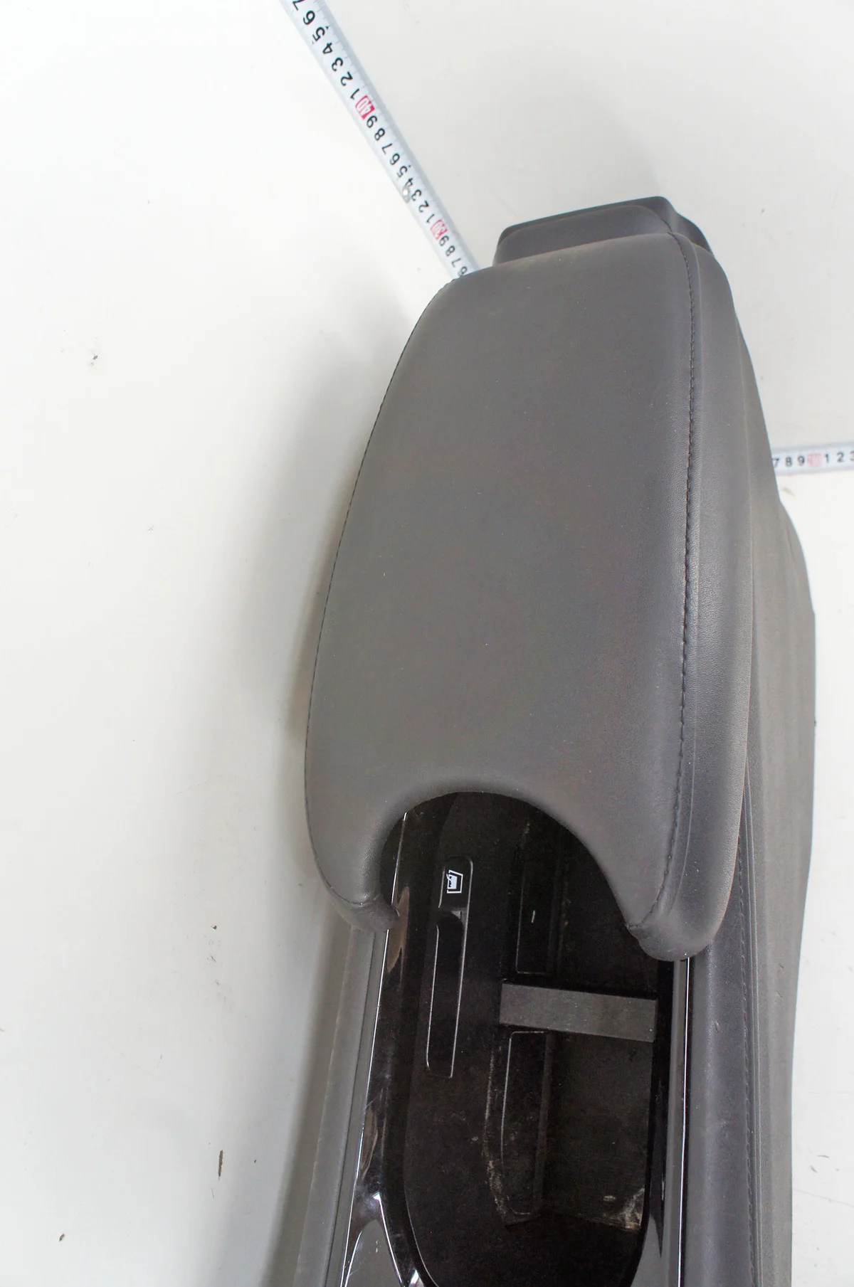 Keskikonsolin kyynärnoja Honda HR-V II image 7