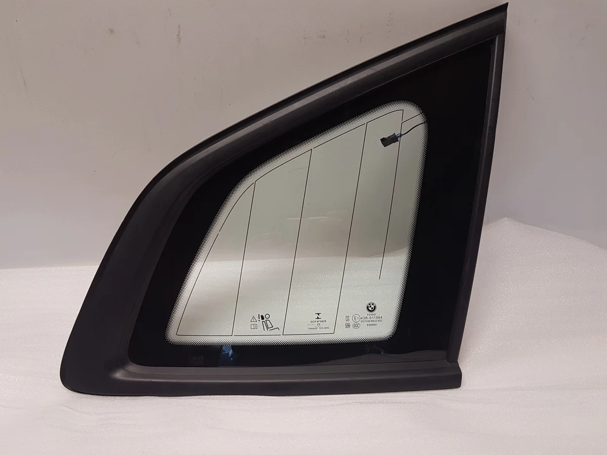Vitrage arrière droit BMW 2 U06 9882966
