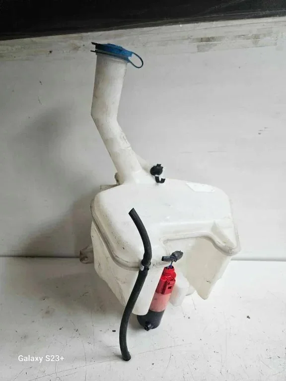 Toyota Yaris I reservoir ruitensproeiervloeistof