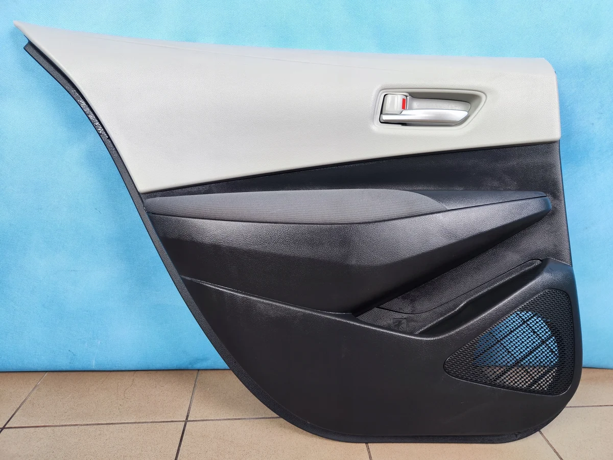 Toyota Corolla E21 Panel Puerta Trasera Izquierdo