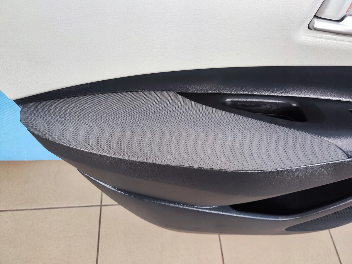 Toyota Corolla E21 Panel Puerta Trasera Izquierdo image 4