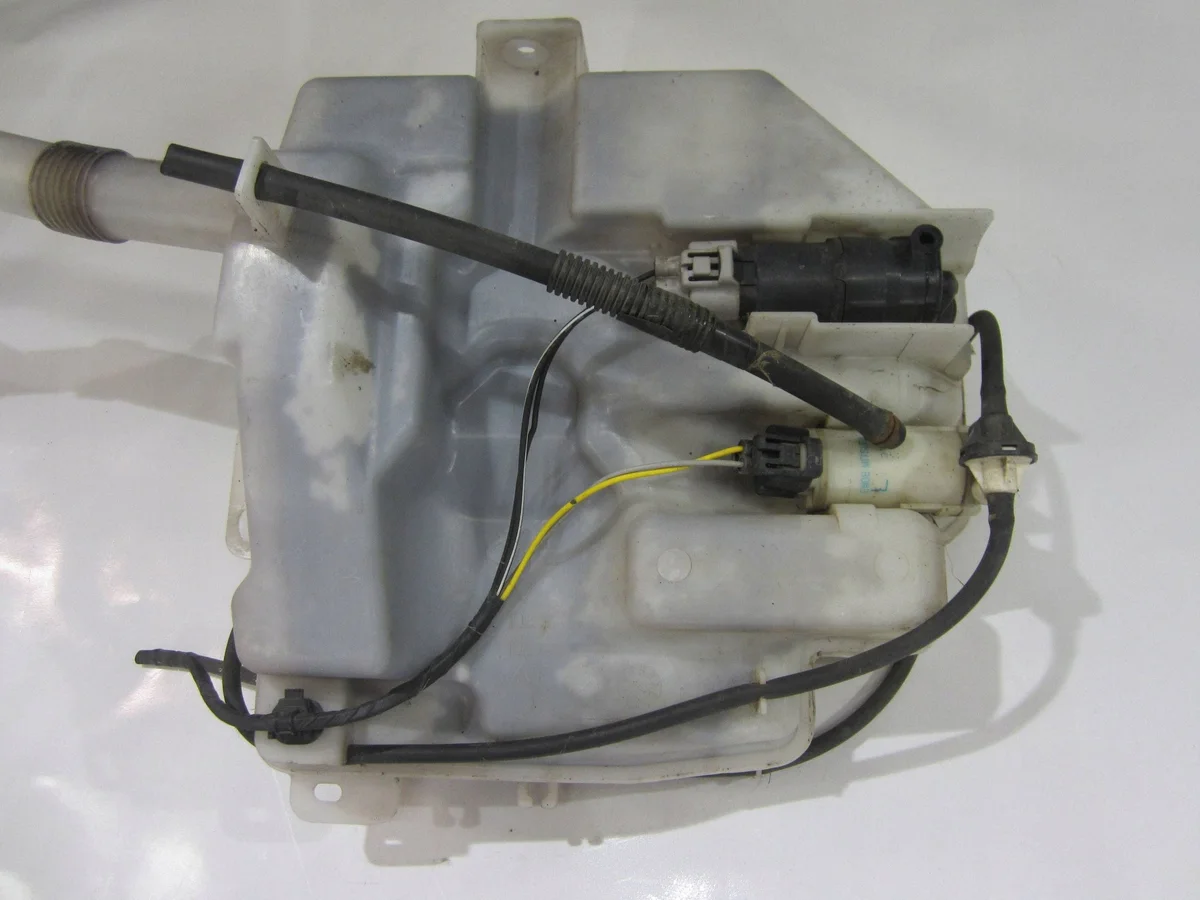 Scheibenwaschbehälter Xenon Outlander III image 5