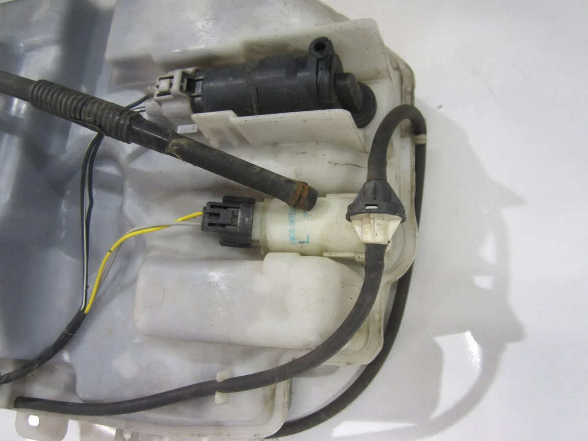 Scheibenwaschbehälter Xenon Outlander III image 6
