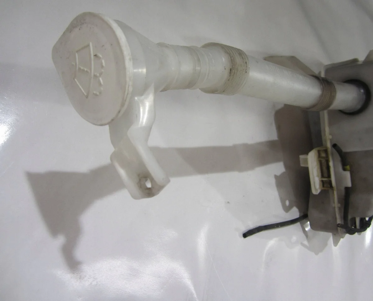 Scheibenwaschbehälter Xenon Outlander III image 7