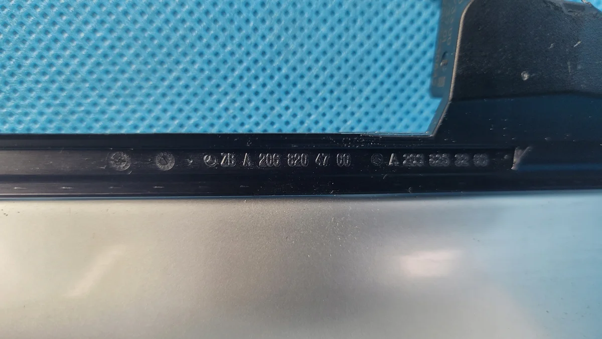 Mercedes W206 Moldura Salpicadero A2066801502 image 6