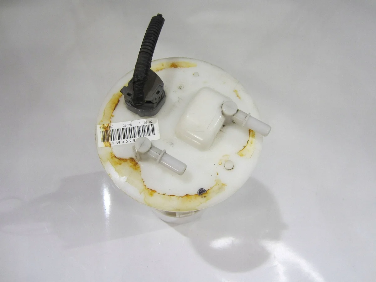 Pompe à carburant Mitsubishi Outlander III 1760A467