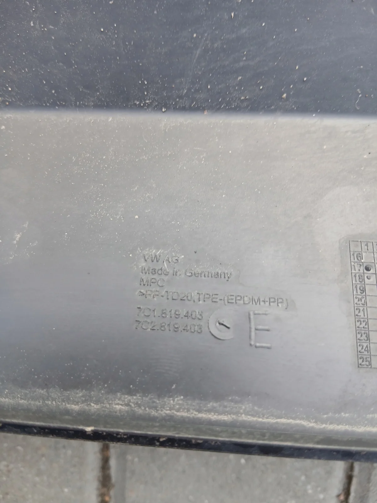 Volkswagen OE 7C1819403 Windshield Cowl Panel image 3